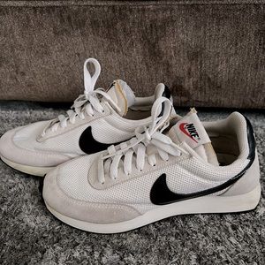 Women’s Nike size 5